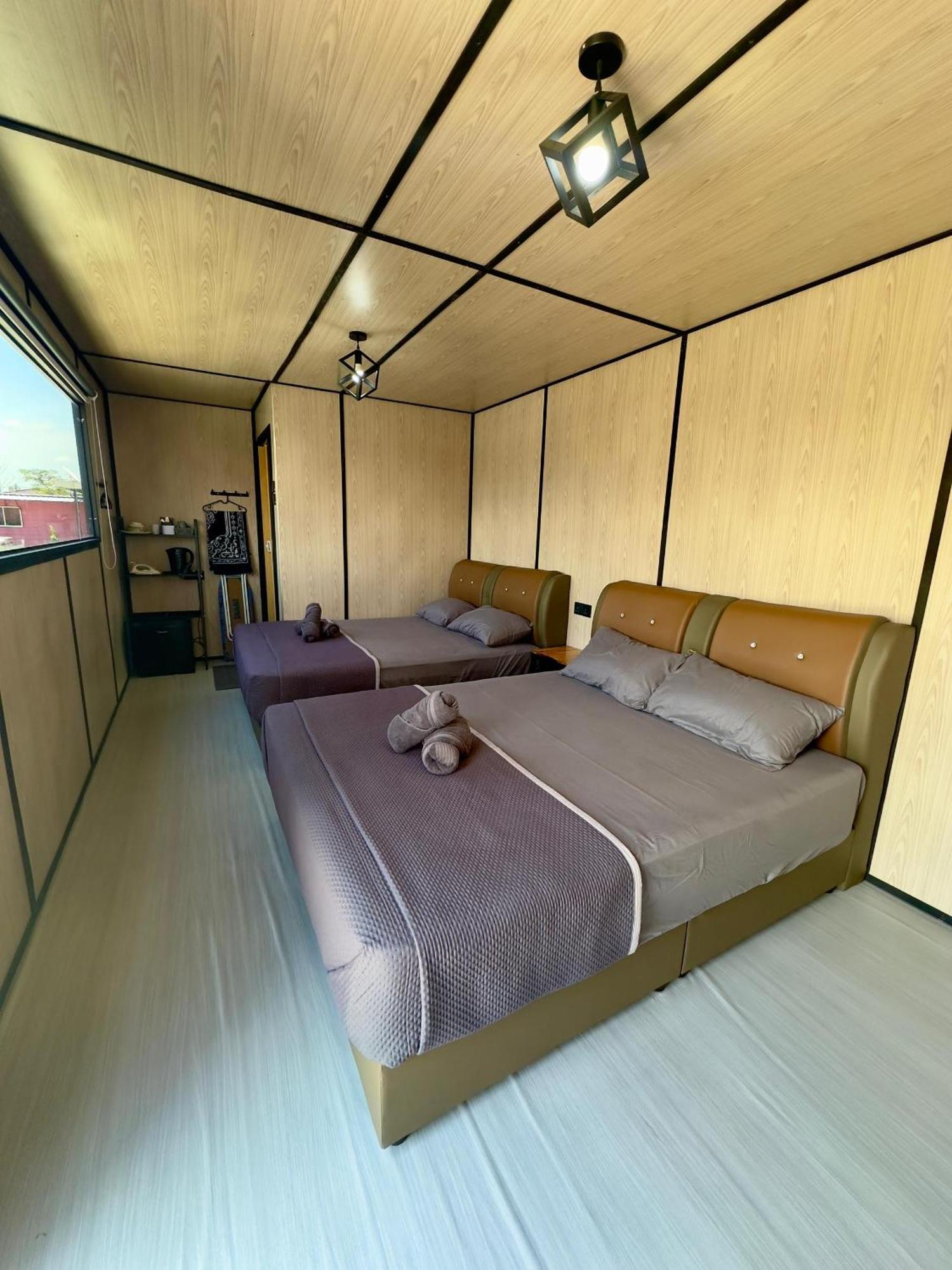 Padang Besar Gray Cabin Buitenkant foto